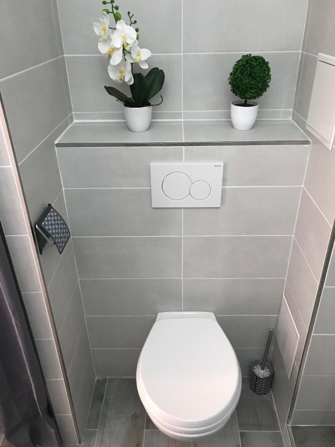 Appartement 2 pieces, renove, 2 piscines+tennis, mer, climatisation Antibes Extérieur photo